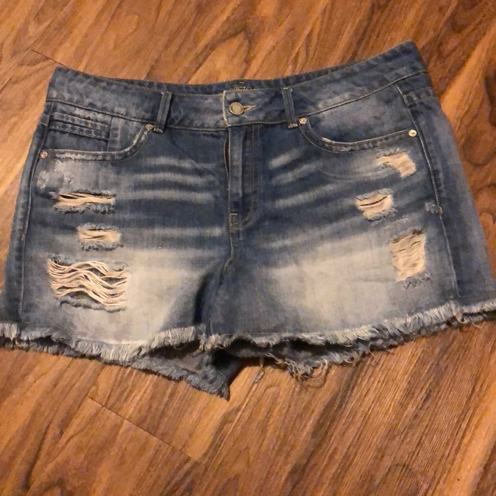 Women’s distressed shorts